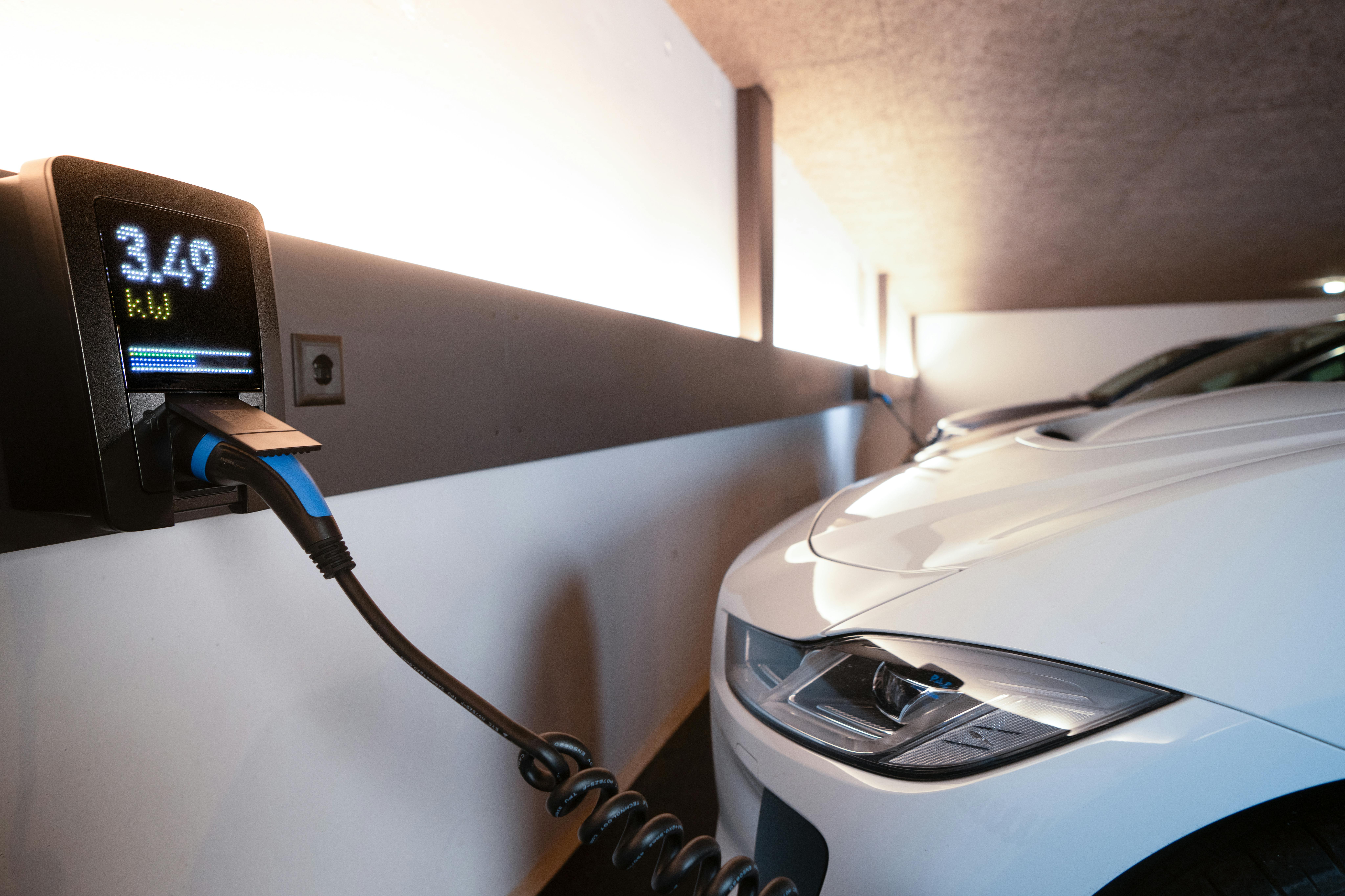 Wallbox vs EVSE: Diferencias y Cuál Elegir para tu Coche Eléctrico